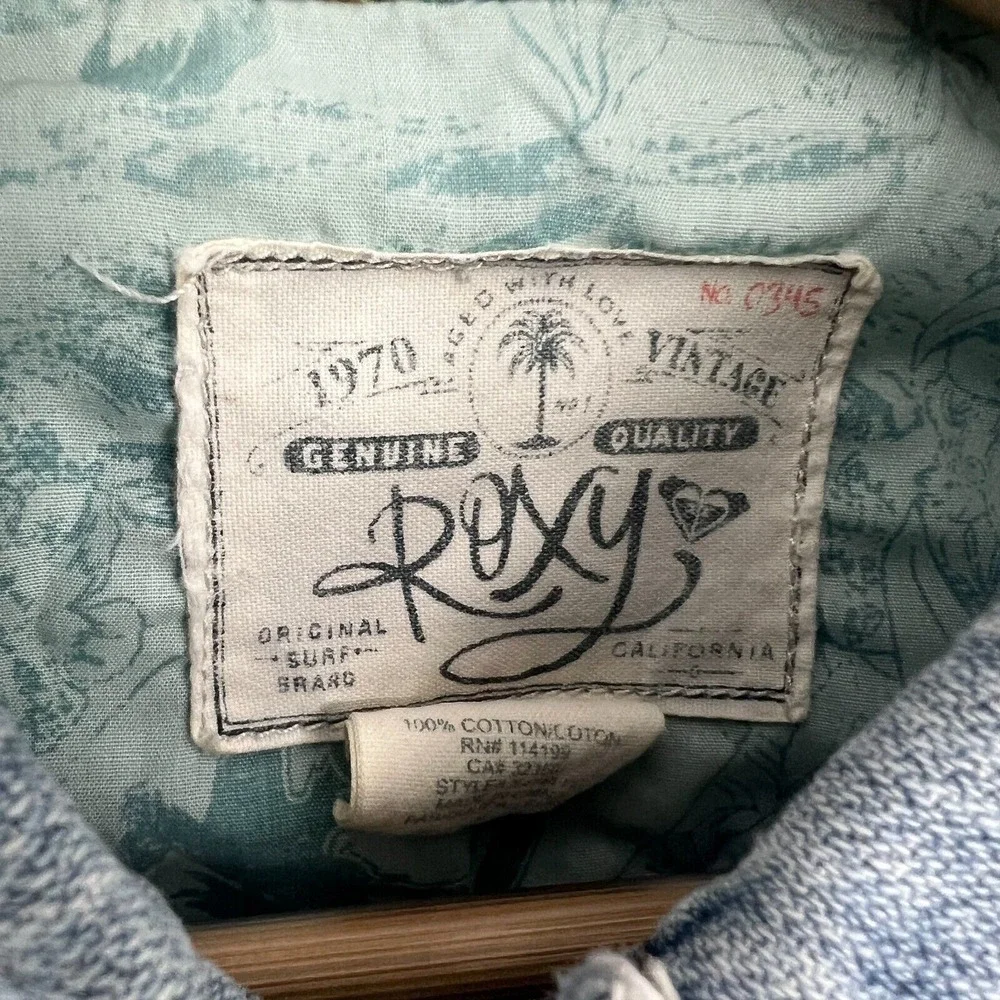 Roxy Crop Jean Jacket Womens Size M Blue Cotton Denim Distressed‎ Light Vtg Wash